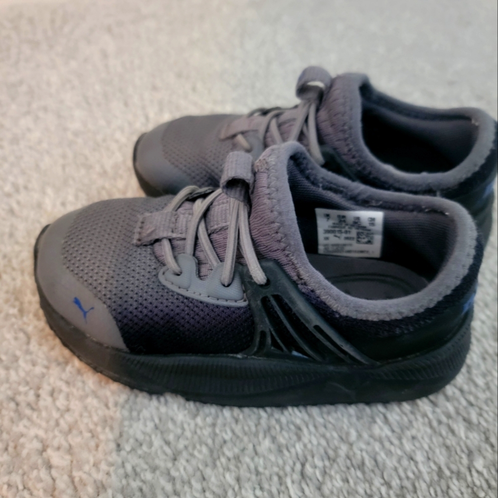 Like New Toddler Size 8 Slip On PUMA SHOES